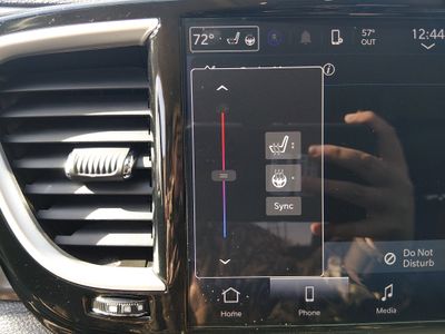 2024 Chrysler Pacifica — photo 18 view
