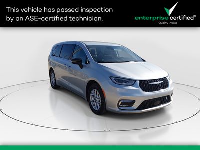 2024 Chrysler Pacifica Touring L FWD — front three-quarter view
