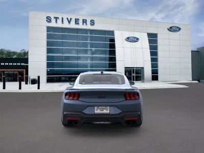 2026 Ford Mustang - Photo 4