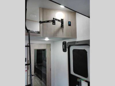 2024 Grand Design Momentum G-Class — photo 47 view