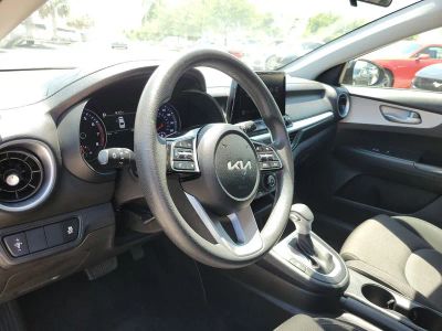 2024 Kia Forte — photo 16 view