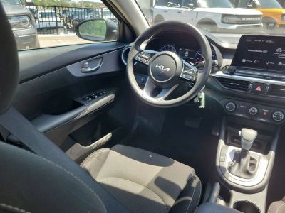 2024 Kia Forte — photo 12 view