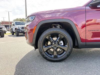 2026 Jeep Grand Cherokee — photo 10 view