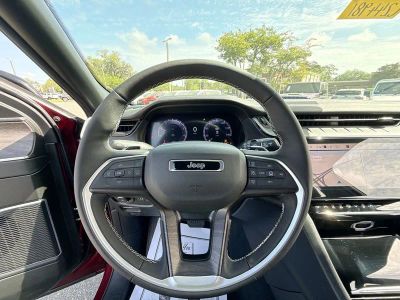 2026 Jeep Grand Cherokee — photo 13 view