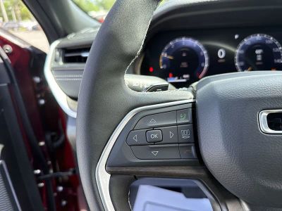 2026 Jeep Grand Cherokee — photo 14 view