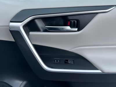 2022 Toyota RAV4 - Photo 19