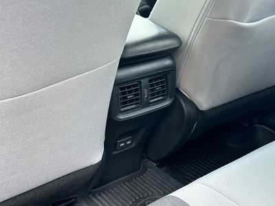 2022 Toyota RAV4 - Photo 14
