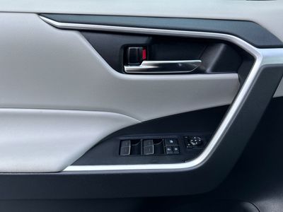 2022 Toyota RAV4 - Photo 12