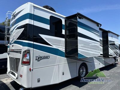 2026 Fleetwood RV Discovery - Photo 4