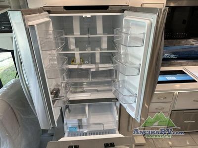 2026 Fleetwood RV Discovery - Photo 13