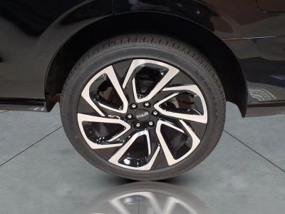 2027 Lincoln Navigator — rear three-quarter view