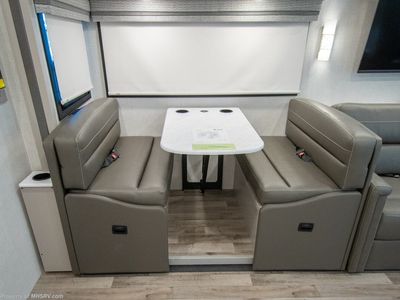2026 Thor Motor Coach Hurricane - Photo 9