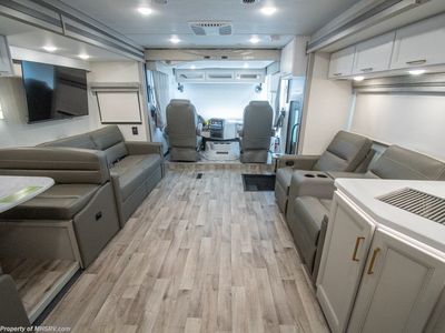 2026 Thor Motor Coach Hurricane - Photo 3