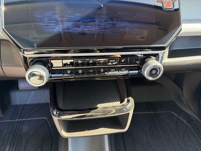 2027 Chevrolet Bolt - Photo 26