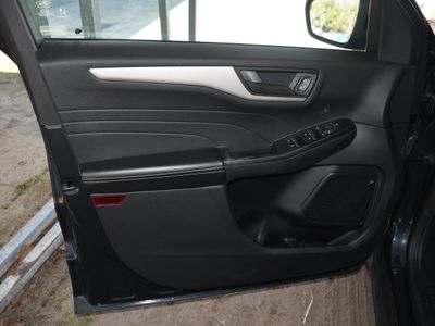 2022 Ford Escape - Photo 9