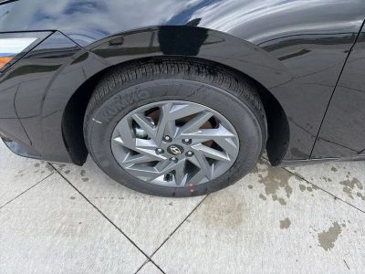 2026 Hyundai Elantra Hybrid - Photo 9