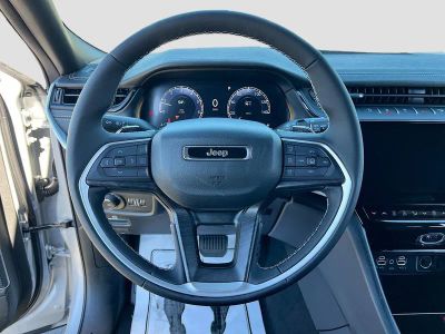 2026 Jeep Grand Cherokee — photo 11 view