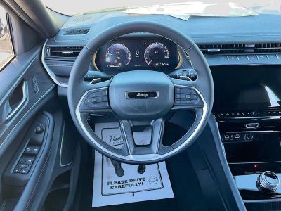 2026 Jeep Grand Cherokee — photo 18 view