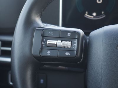 2025 Hyundai Santa Fe — photo 9 view