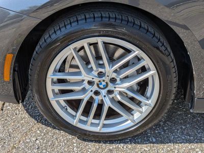 2025 BMW 5 Series - Photo 9