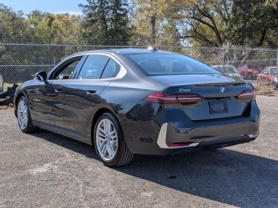 2025 BMW 5 Series - Photo 3