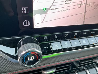 2026 Chevrolet Colorado — photo 12 view