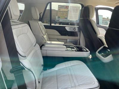 2022 Lincoln Navigator — photo 18 view