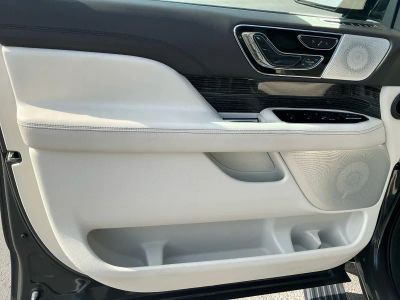 2022 Lincoln Navigator — photo 15 view