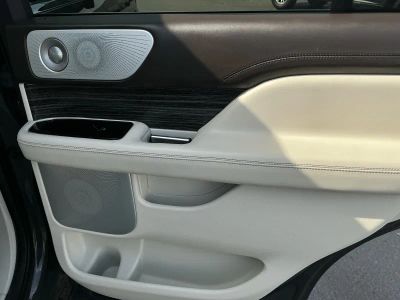 2022 Lincoln Navigator — photo 19 view