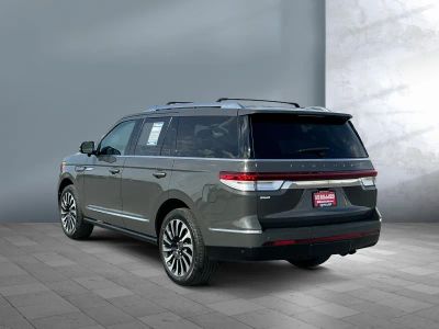 2022 Lincoln Navigator — interior view