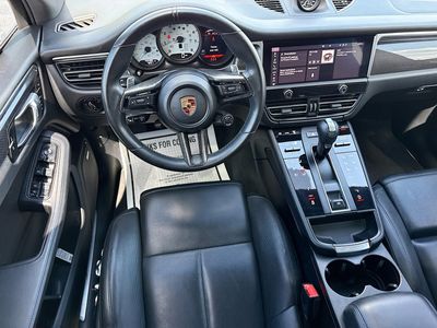 2023 Porsche Macan - Photo 16