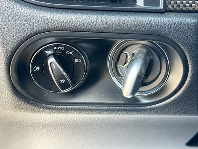 2023 Porsche Macan - Photo 34