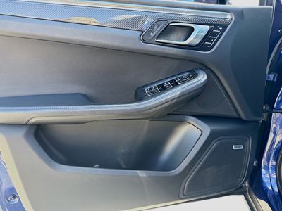 2023 Porsche Macan - Photo 21