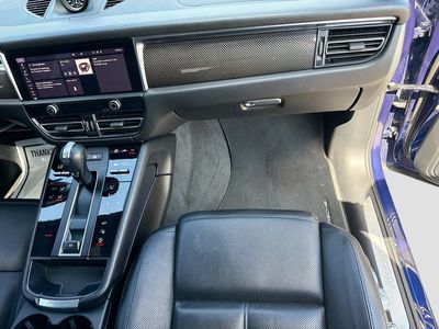 2023 Porsche Macan - Photo 17