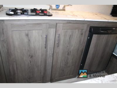 2021 Coachmen RV Viking Saga — photo 9 view