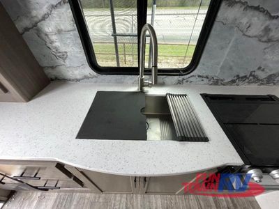 2023 CrossRoads RV Sunset Trail - Photo 8