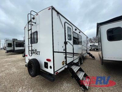 2023 CrossRoads RV Sunset Trail - Photo 5