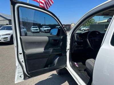 2017 Toyota Tacoma Access Cab - Photo 9