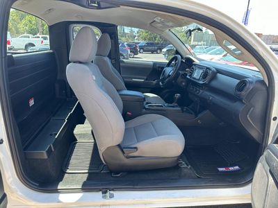 2017 Toyota Tacoma Access Cab - Photo 16