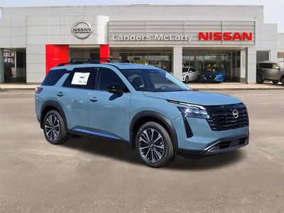 2026 Nissan Pathfinder Platinum — front three-quarter view
