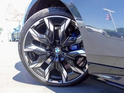 2024 BMW 5 Series — photo 10 view