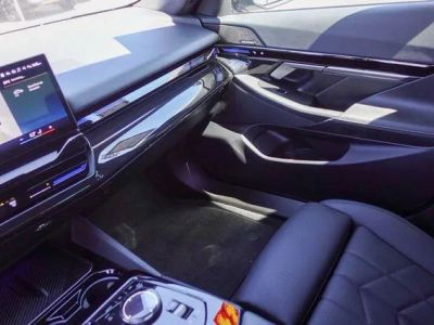 2024 BMW 5 Series — photo 18 view