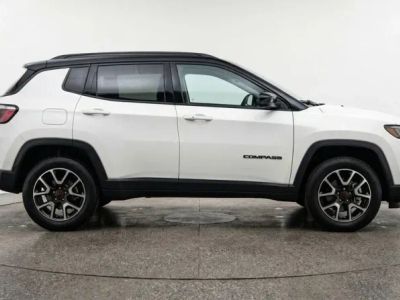 2025 Jeep Compass - Photo 2