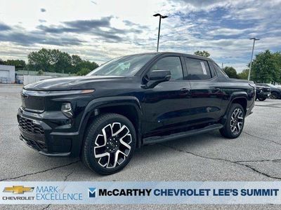 2024 Chevrolet Silverado EV - Photo 2