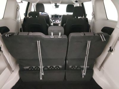 2023 Chrysler Voyager - Photo 11