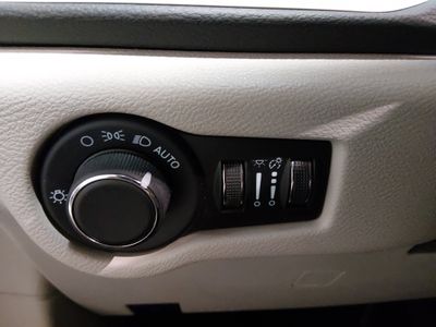 2023 Chrysler Voyager - Photo 13