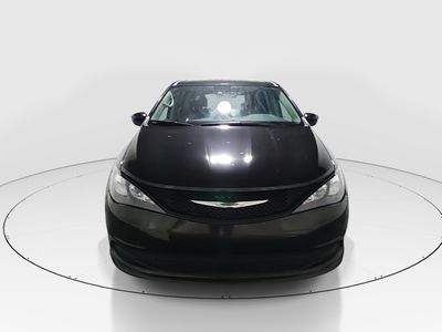 2023 Chrysler Voyager - Photo 2