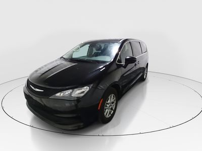 2023 Chrysler Voyager - Photo 3
