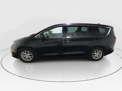 2023 Chrysler Voyager - Photo 4