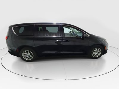 2023 Chrysler Voyager - Photo 8